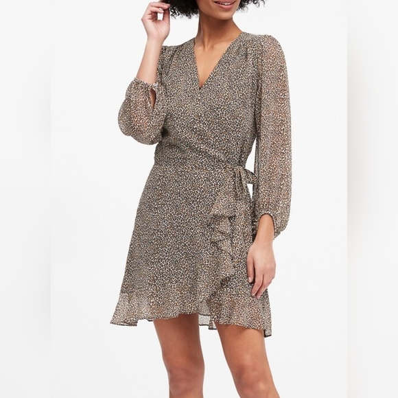 Banana Republic Wrap Dress Size 4 - Picture 1 of 14